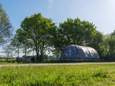 Riverdome met privé sanitair én hottub | 4 pers.