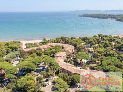 Residentie La Pinède 4 personen - 1 slaapkamer - Terras of balkon - Uitzicht op zee