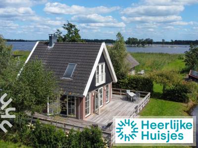Prachtig gelegen 5-persoons vakantiehuis, direct aan het water in Giethoorn