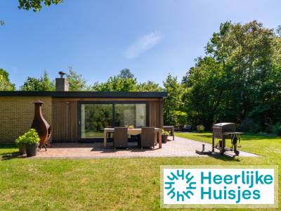 Comfortabele 4 persoons bungalow met trampoline in de tuin op vakantiepark de Kremmer