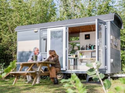 Tiny Wagon (nrs. 7-10) aan het water | 2 personen