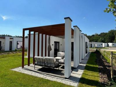Lakeside Cottage 6