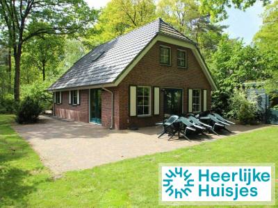 10-Persoons landhuis met sauna op een vakantiepark in Drenthe