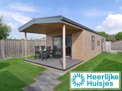 Comfortabel chalet voor 4 personen in Ouddorp met een ruime tuin