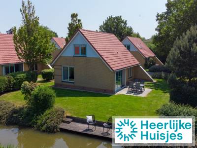 Ruim 6-persoons vakantiehuis met terras aan het IJsselmeer in Andijk