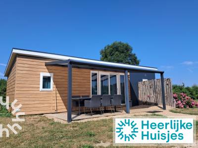 Modern 6-persoons vakantiechalet op kindvriendelijke boerderijcamping bij Zoutelande