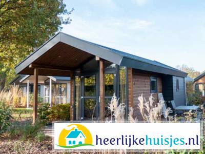 Knus Tiny House voor 4 personen in bosrijk gebied