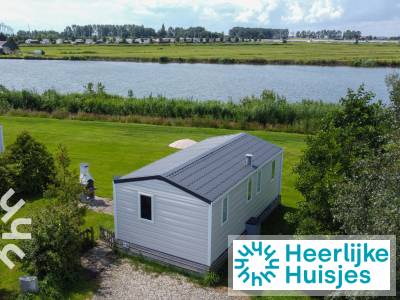 4-persoons chalet in Lemmer met buiten open haard en vrij uitzicht over het water