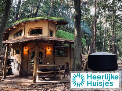 Tiny house voor 2 volwassenen en 2 kinderen op vakantiepark met klimpark