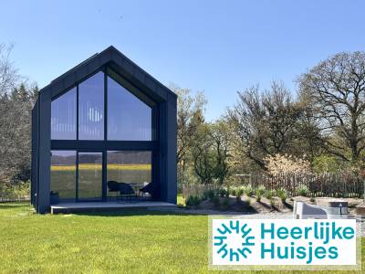 Tweepersoons lodge met ligbad en panoramisch uitzicht en hottub in Durbuy