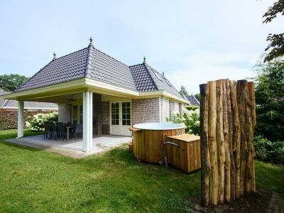 Villa de IJsvogel Jacuzzi | 8 Pers.