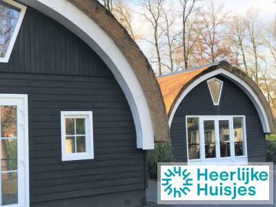 Groepsaccommodatie voor 16 personen op een vakantiepark in de bossen nabij Giethoorn