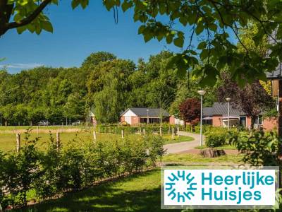 Prachtige 5 persoons kinder- babybungalow met privé sauna en hottub