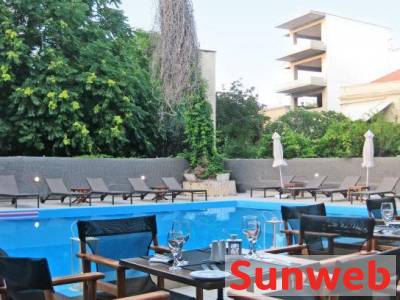 Amphitryon City Hotel