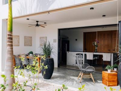 Poolside appartement