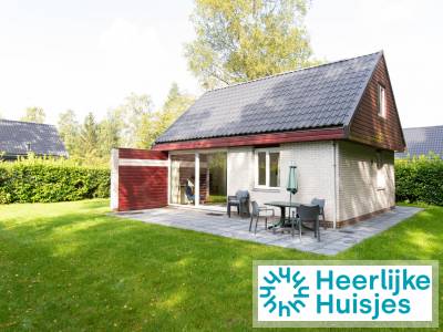 Vrijstaande bungalow voor 4 + 2 personen op klein vakantiepark in Noordwolde