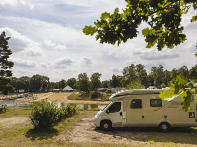 Comfort kampeerplaats aan het water