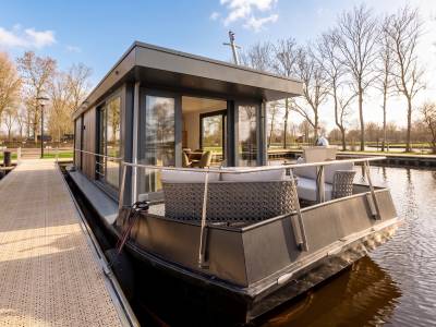 Houseboat - Paviljoenwei 4-21 | Sneek (Offingawier) Boatique Sneek