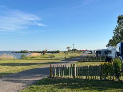 Kampeerplaats Comfort aan het water