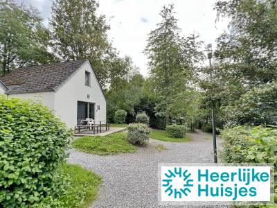 6 persoons bungalow met sauna en uitzicht op het meer