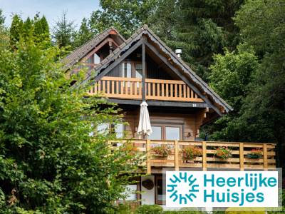Mooi 6 persoons Fins chalet op panoramacamping in het hart van de Ardennen