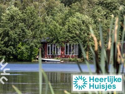 4 persoons chalet met eigen vlonder aan het Goudmeer nabij het Drents-Friese Wold