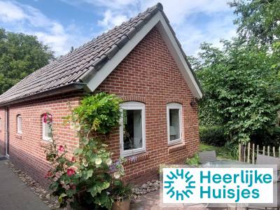 Comfortabel 4 persoons Natuurhuisje met privΓ©tuin op charmant erf in Westdorp