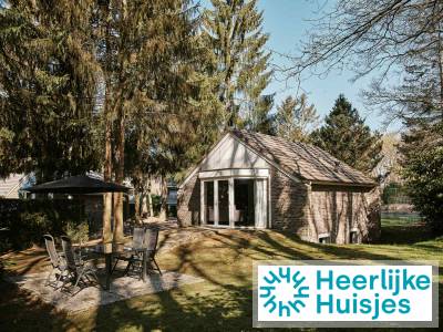 Luxe 6-persoons bungalow met sauna op Vakantiepark De Bosrand midden op de Veluwe