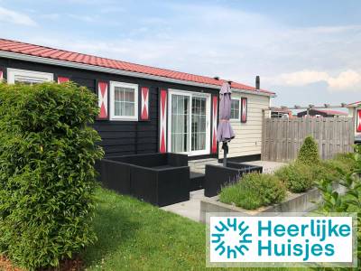 6-persoons vakantiechalet in Serooskerke op kindvriendelijk familiepark.