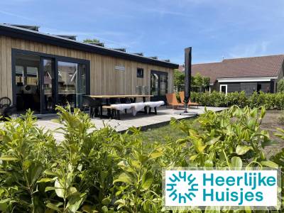 Prachtig 4 persoons chalet aan het water gelegen in Friesland