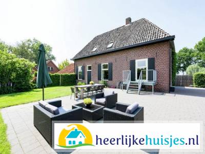 Heerlijke 15 persoons vakantieboerderij met gratis WiFi in Halle.