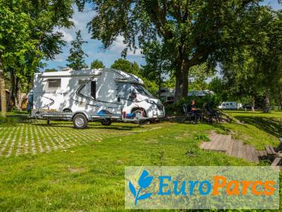 Kampeerplaats Camperplaats Comfort L aan het water - EuroParcs Het Amsterdamse Bos