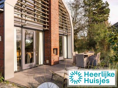 Luxe 6-persoons duinvilla met sauna en openhaard nabij strand in Egmond aan Zee.