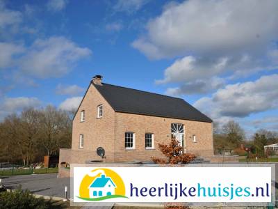 9 persoons vakantiehuis met tafelvoetbalspel, biljard en Xbox nabij Durbuy