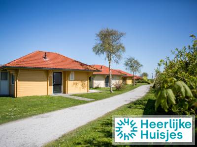 Ruime 6-persoons villabungalow met 2 badkamers op rustig vakantiepark