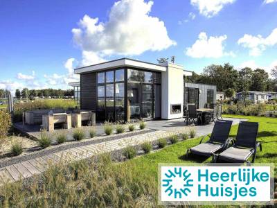 Modern 4-persoons vakantiehuis direct aan het water op een vakantiepark aan het Veluwemeer