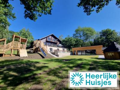 Luxe 18 persoons groepsaccommodatie met sauna en overdekt zwembad in Waulsort, België