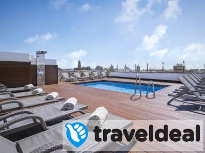 Luxe 4*-hotel midden in het centrum van Málaga met rooftopbar en zwembad incl. vlucht en ontbijt!