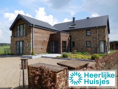 Luxe 14-persoons groepsaccommodatie met bubbelbad en sauna in Saint-Jacques