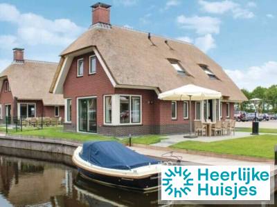 Heerlijk wellness villa met sauna voor 8 personen aan de Friese Meren