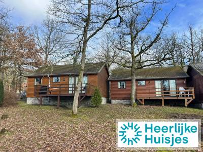 Geschakelde chalet voor 4 volwassenen en 2 kinderen op rustig vakantiepark in de Ardennen