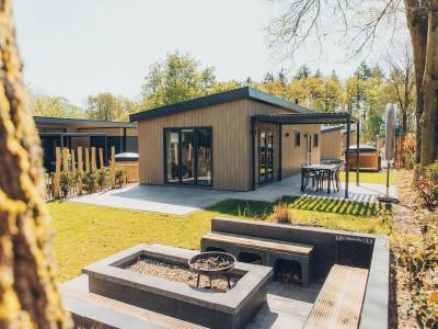 Loevestein Deluxe met Hottub | 5 personen