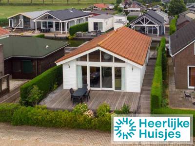 Mooi 4 persoons vakantiehuis aan viswater nabij Medemblik aan het IJsselmeer.