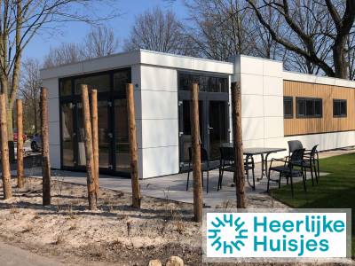 Chalet voor 4+2 personen op kindvriendelijk vakantiepark binnen- en buitenzwembad