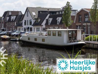 Schitterende 2 persoons woonboot in het centrum van Heerenveen