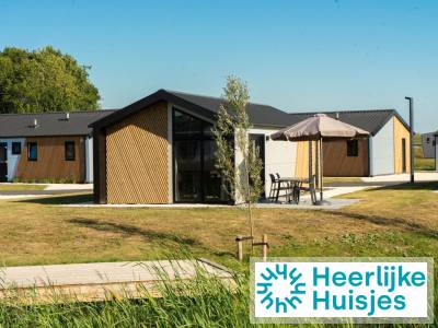 Vrijstaand 4 persoons chalet bij het water op park De IJssel Eilanden