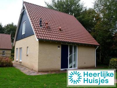 Vrijstaand 4-persoons vakantiehuis met ligbad en sauna op vakantiepark in Westerbork