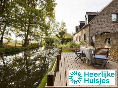Luxe 10-persoons villa met sauna in Baarlo, Limburg