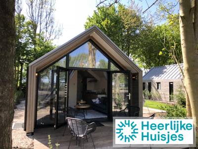 Beach House voor 4 personen op vakantiepark Bad Hoophuizen aan het Veluwemeer