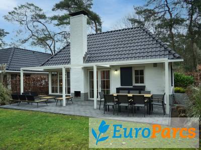 Grote accommodatie Villa Hottub 8 - EuroParcs Beekbergen